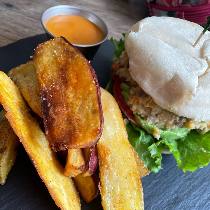 review photo of La Galería Slow Food Hamburguesa De Vegetales shared by @veggietico on 29 Jun 2022 - review