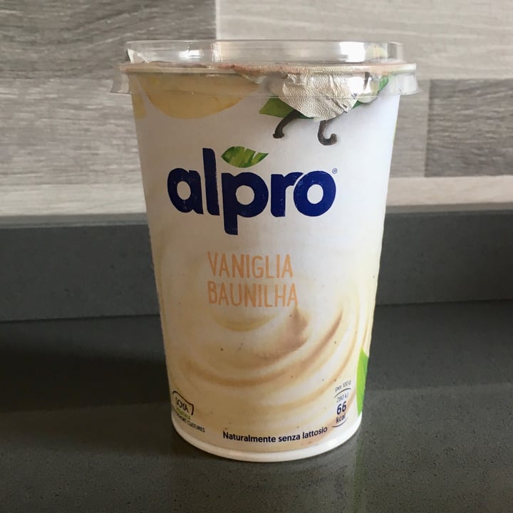 photo of Alpro Alpro Yogurt Soia Vaniglia shared by @valeriadess on  12 Apr 2022 - review