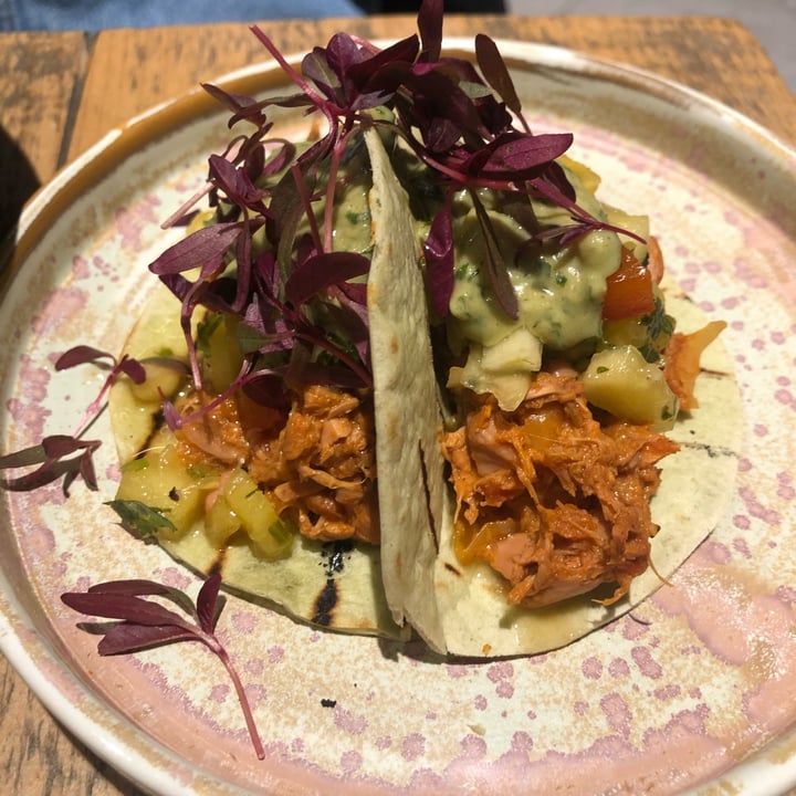 photo of OmNom Rahdi’s Tandoori Jackfruit Tacos shared by @jessskh on  07 Nov 2021 - review