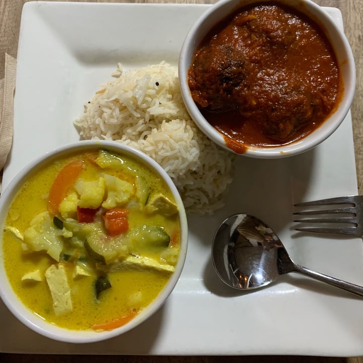 photo of Bamboo flute vegetarian Thai Lemongrass Curry With Beetroot Chickpea Kofta shared by @cookcraftcollective on  18 Jul 2020 - review