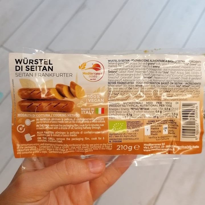 review photo of Mediterranea BioVeg Wurstel Di Seitan shared by @chiaragota on 08 Apr 2022 - review