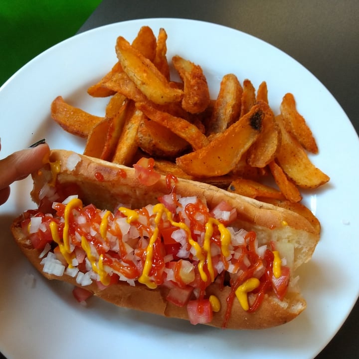 photo of Carenina. Vegan Bistro. Hot Dog Italian Beyond shared by @katzedernacht on  29 Jan 2022 - review
