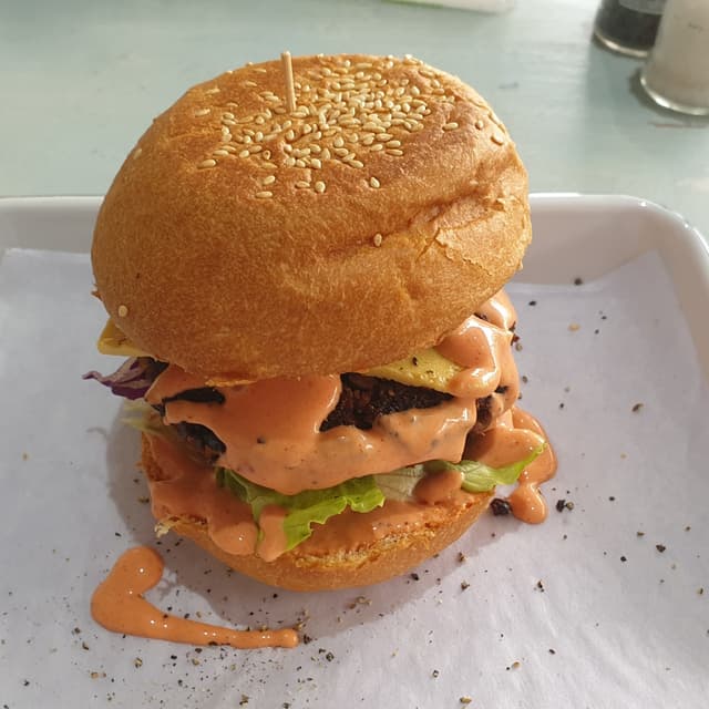 Photo of the dish “Flower Power Vurger”