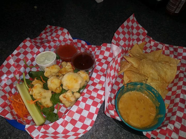 review photo of Green Vegetarian Cuisine Cauliflower wings shared by @justine210veganqueen on 01 Jul 2019 - review