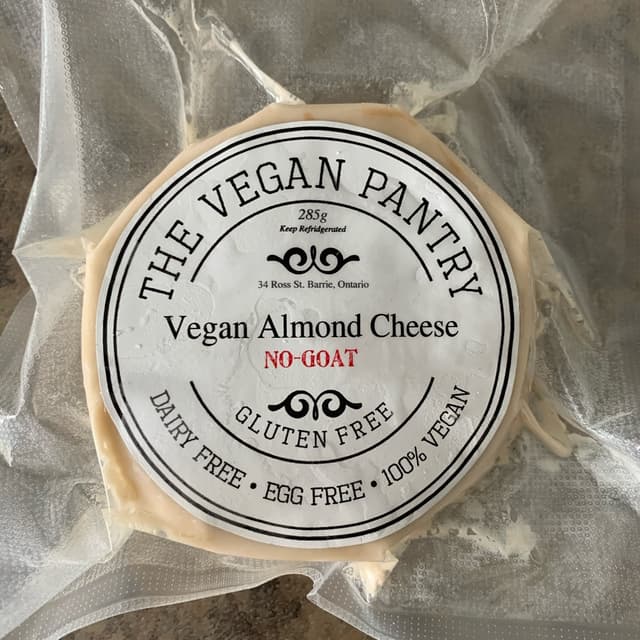 菜肴“No-Goat Vegan Almond Cheese”的照片