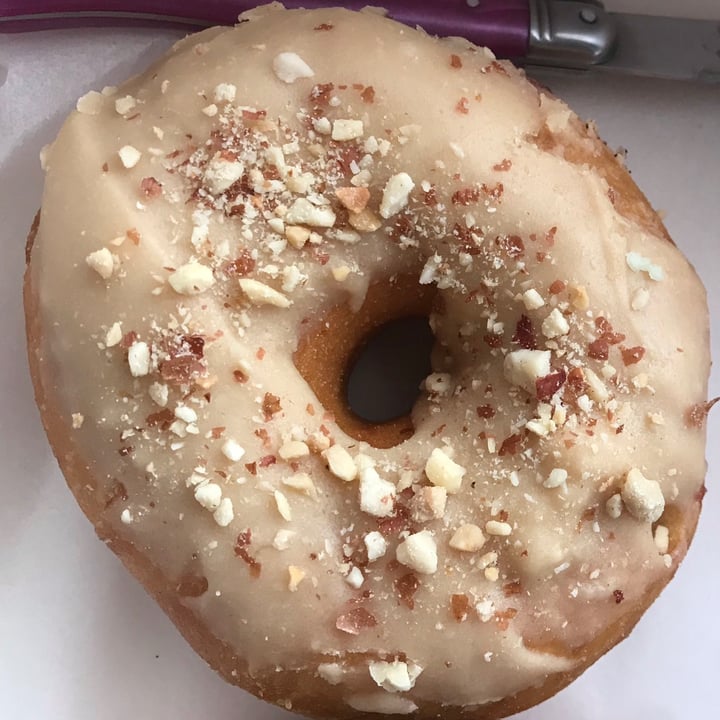 photo of Delish Vegan Doughnuts Peanut butter Jelly shared by @irequinzel on  14 May 2021 - review