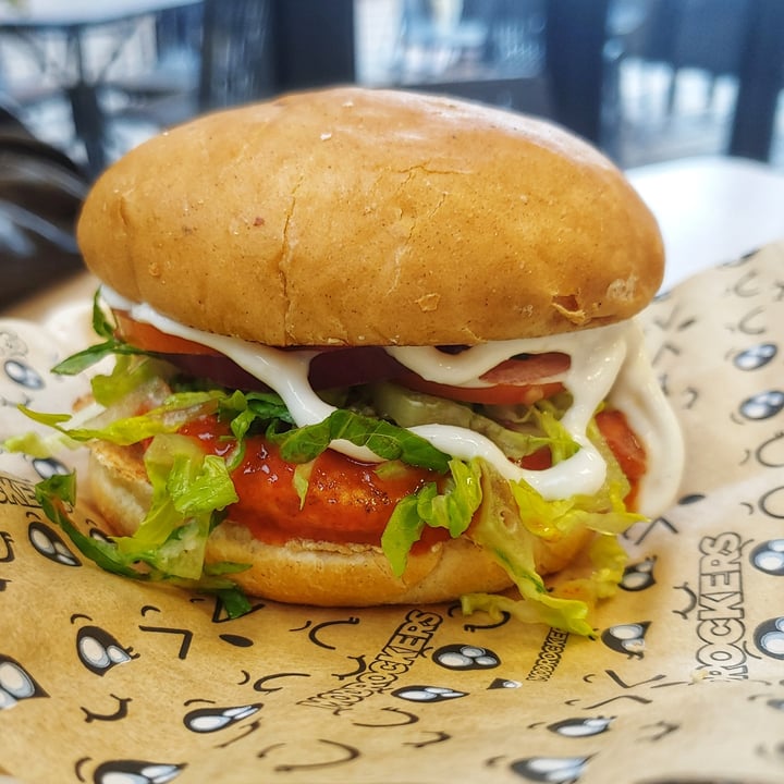photo of MODROCKERS Hot chikn burger shared by @veganonthesavannah on  29 Jun 2022 - review