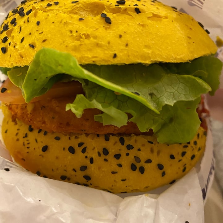 photo of Flower Burger Funky cecio shared by @effymusic on  22 Mar 2022 - review
