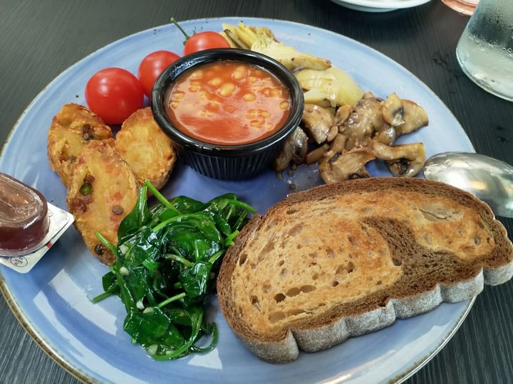 photo of Café Melba Full Melba Vegetarian Breakfast. shared by @kalaivanan on  06 Apr 2019 - review