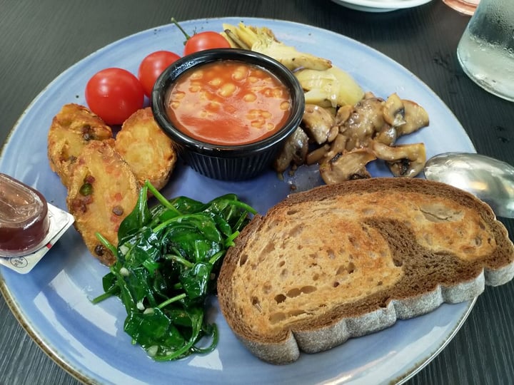 review photo of Café Melba Full Melba Vegetarian Breakfast. shared by @kalaivanan on 06 Apr 2019 - review