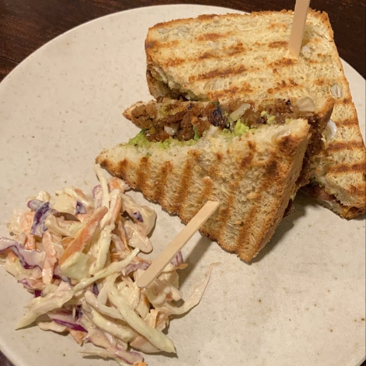 photo of Café Vegetal Sándwich pulled no-pork shared by @andygarcia on  31 Jul 2021 - review