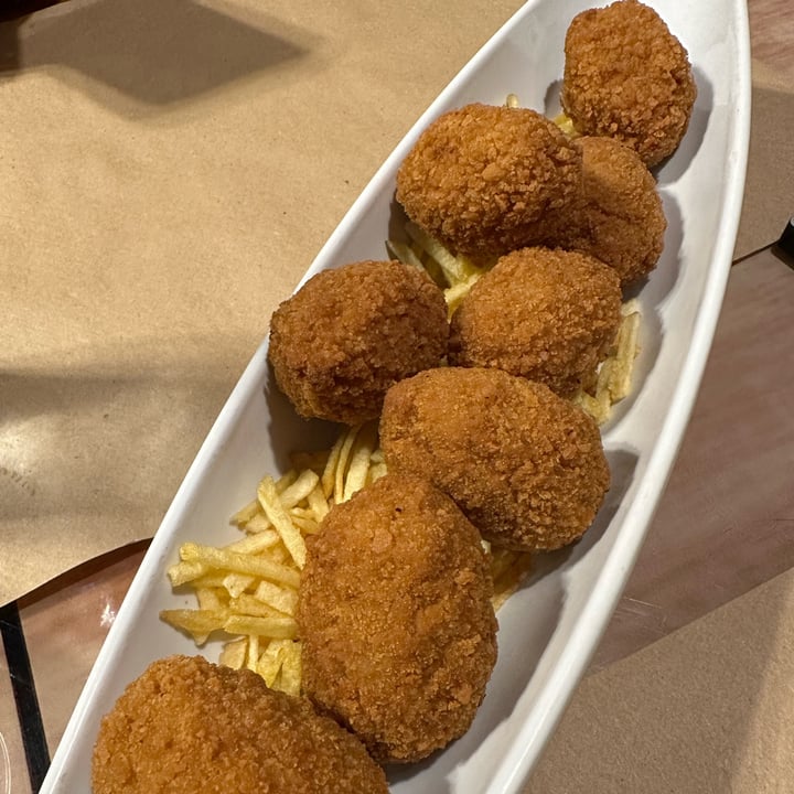 review photo of Pizzeria Campelo Croquetas veganas shared by @uxiaprieto on 22 Oct 2022 - review