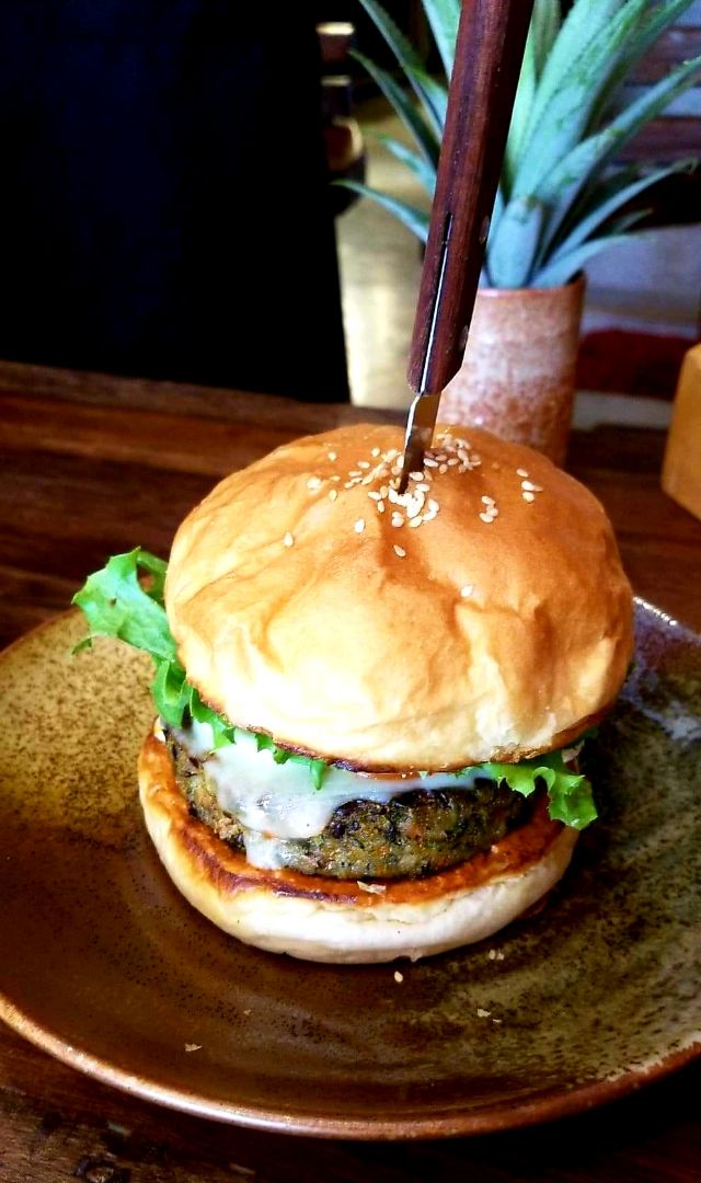 review photo of KUNDA VEGAN VEGETARIAN Kunda Burguer shared by @criselefantasia on 20 Nov 2019 - review