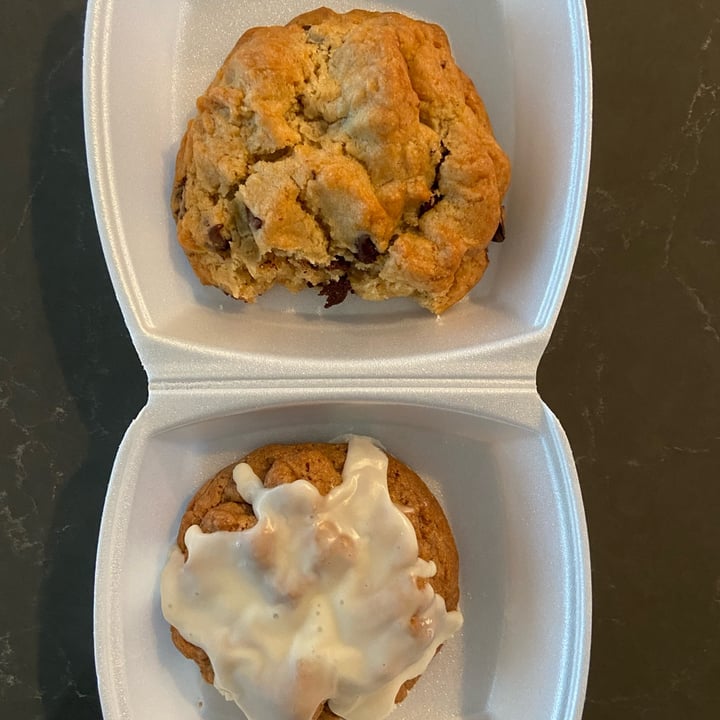 review photo of MidnighTreats The Cinna-Roll shared by @daphneb on 30 Jul 2022 - review