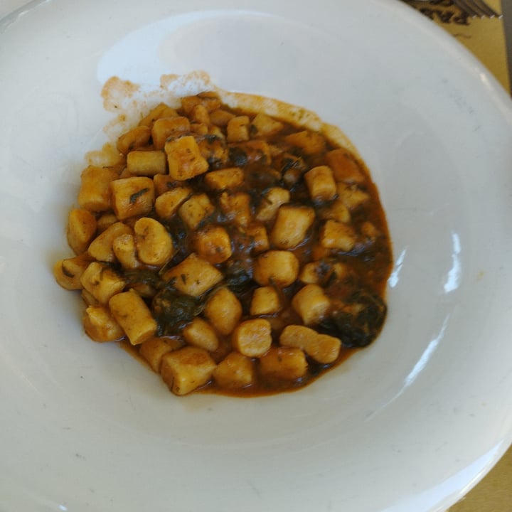 photo of La Mi Mama Gnocchetti integrali con cime di rapa, olive, uvetta e croccante di paprika shared by @stormstars001 on  03 Jul 2022 - review