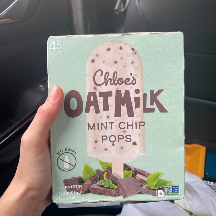 photo of Chloe’s Pops  Oat Milk Mint Chip Pops shared by @yarilovezzucchini on  09 Oct 2022 - review