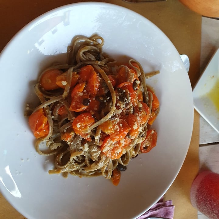 review photo of Coroncina veggie country relais pasta con pomodorini e grattuggiato vegetale shared by @giulipruli on 25 Jul 2022 - review