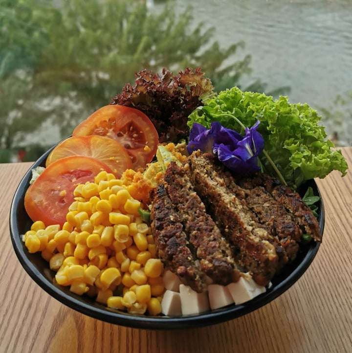 photo of nomVnom Tai Seng Organic Rainbow Salad shared by @ycarolyn on  14 Mar 2020 - review