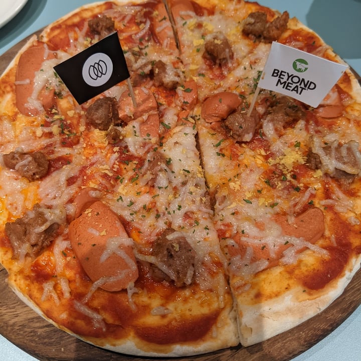 photo of Green Common Singapore Meat Lovers Pizza shared by @ichomprotein on  16 Jul 2021 - review