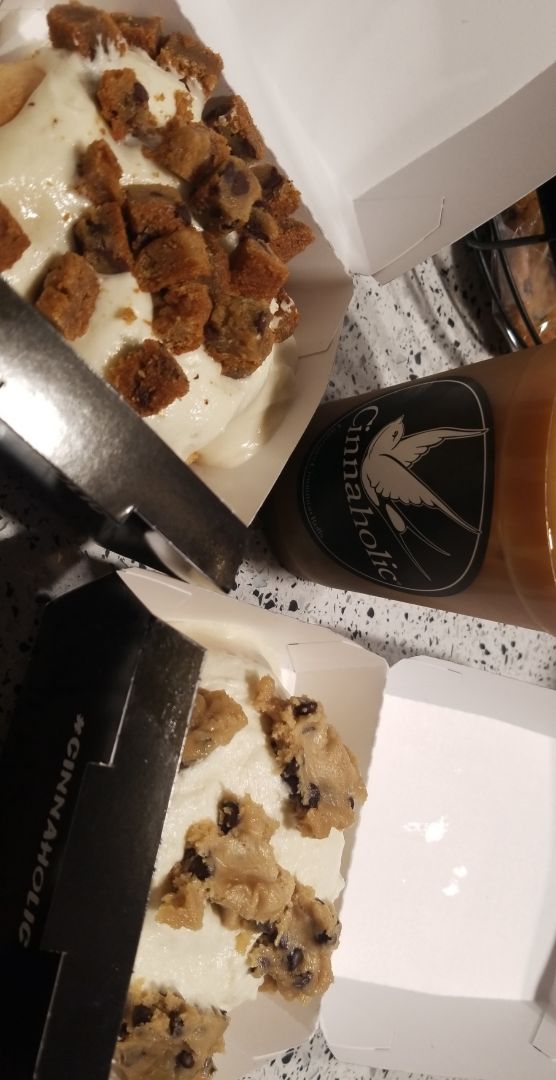 review photo of Cinnaholic Brownie Cookie Dough Cinnamon Roll shared by @theviolentvegan on 02 Apr 2020 - review