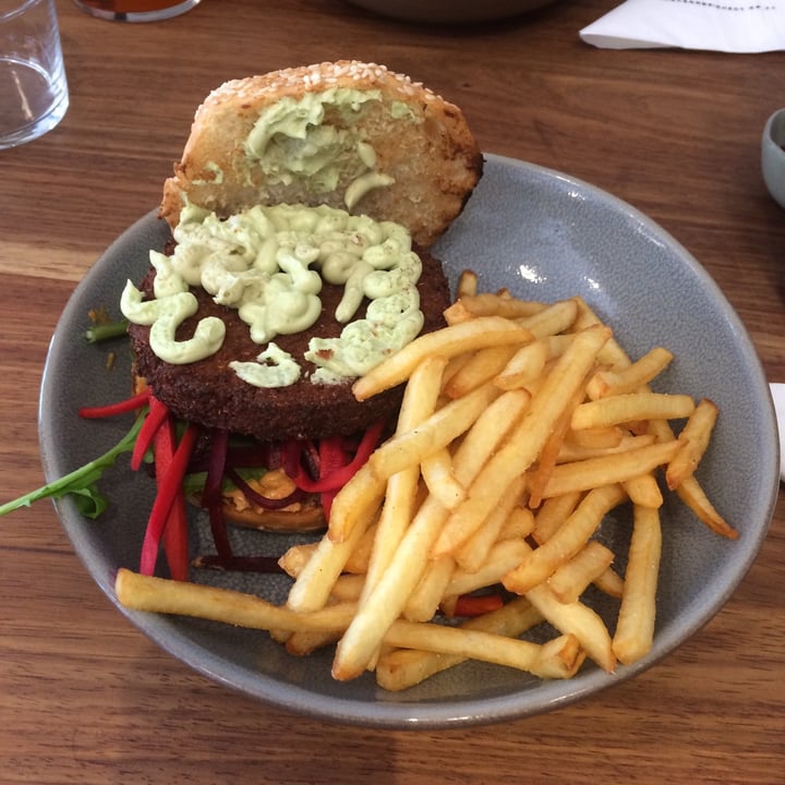 photo of Vagabond Kitchens | Mojo Market Seapoint Vegan Burger shared by @sylvacharm on  05 Mar 2021 - review