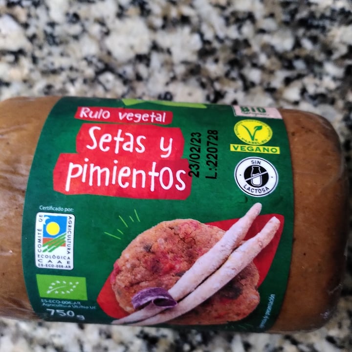 photo of Vemondo Rulo vegetal setas y pimientos shared by @walkabout-veg on  14 Sep 2022 - review