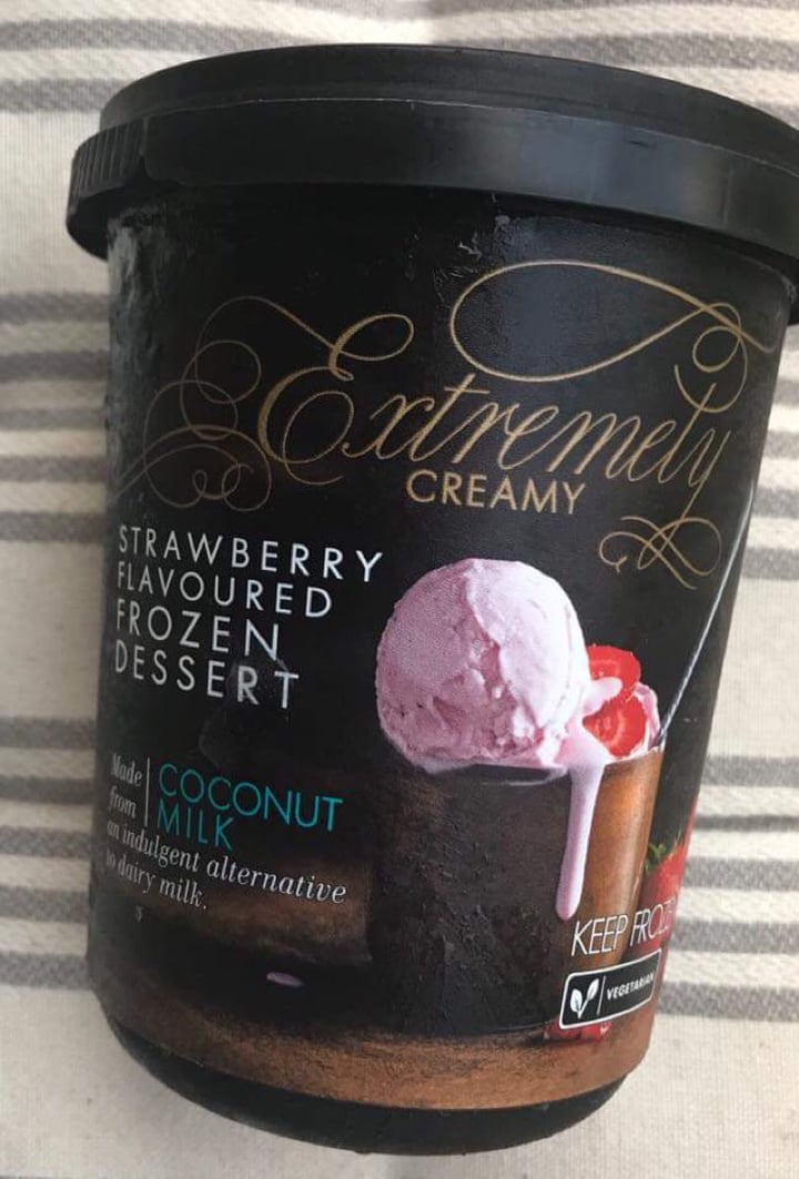 photo of Woolworths Food Strawberry Flavoured Frozen Dessert shared by @samanthasmith on  27 Oct 2019 - review