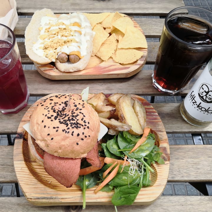 review photo of Veganitessen Delicheese Hot Dog shared by @perfectdrama on 19 Sep 2020 - review