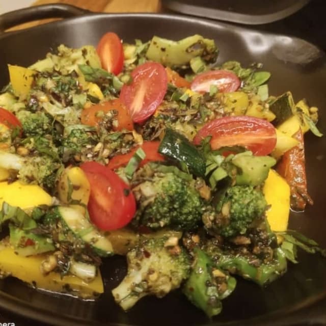 Photo du plat “Roasted Pesto garlic veg”