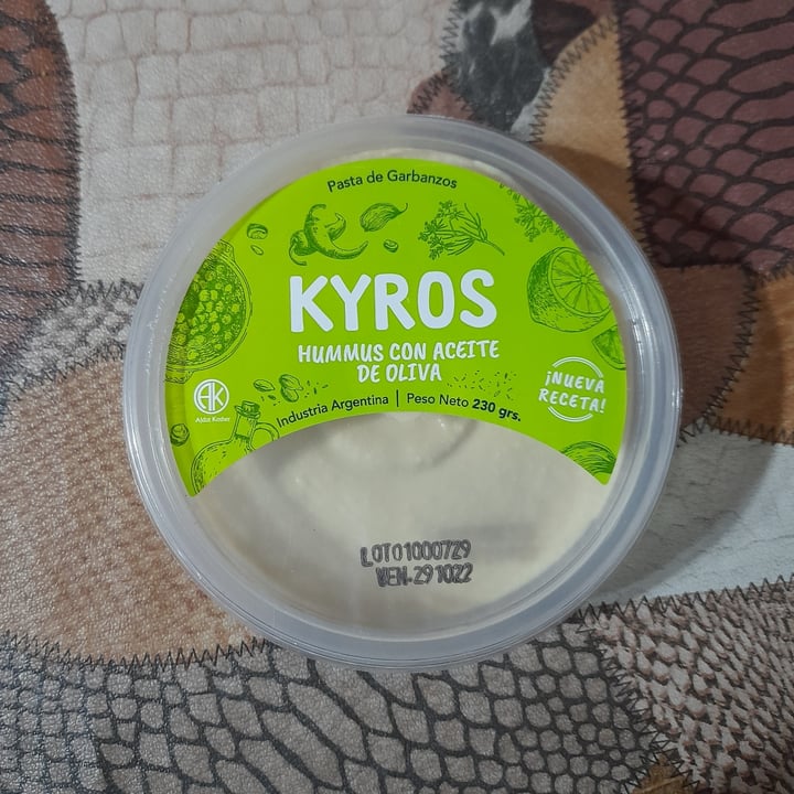 photo of Kyros Hummus con Aceite de Oliva shared by @veganitha on  18 Sep 2022 - review