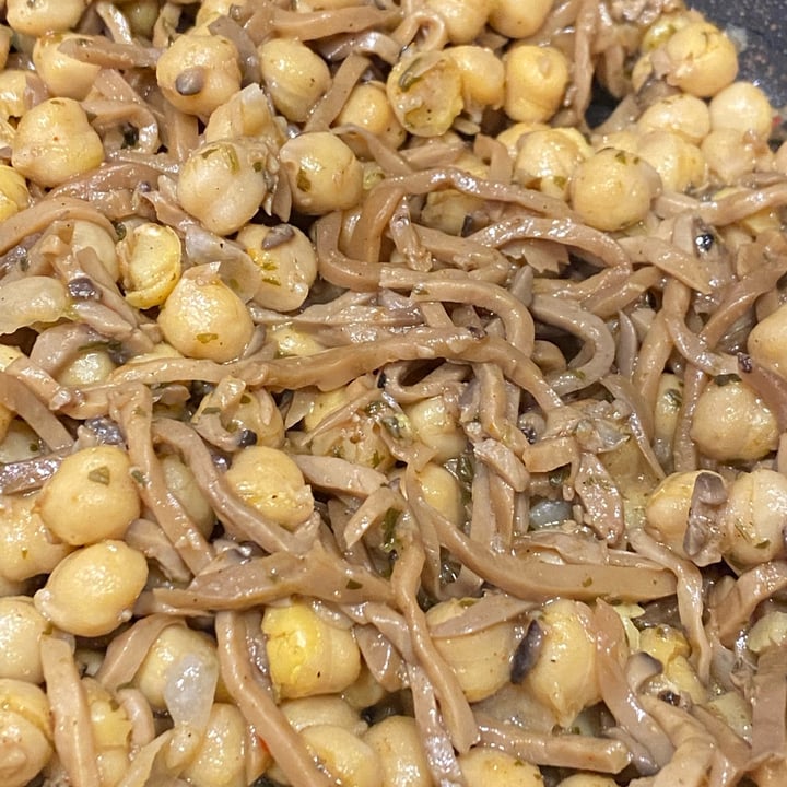 review photo of Wicked M’shroom Shawarma Style Shreds shared by @amandavsevilla on 13 Apr 2022 - review