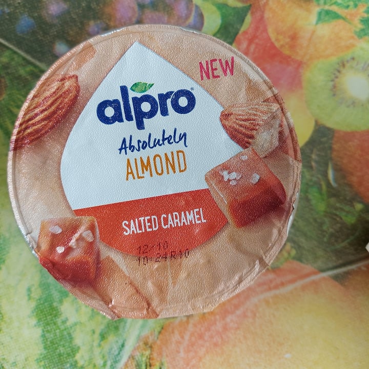 photo of Alpro Yogurt mandorla e caramello salato shared by @lillina on  23 Sep 2022 - review