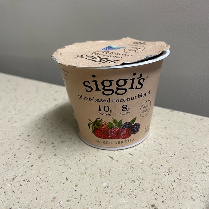 photo of siggi’s Mixed Berries plant-based yogurt shared by @natfb on  20 Apr 2022 - review