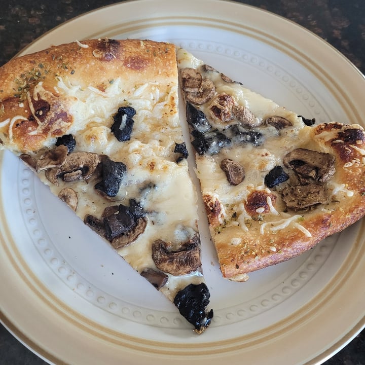 photo of Dante’s Tavern Vegan Beatrice Pie shared by @yourfriendjen on  11 Sep 2022 - review