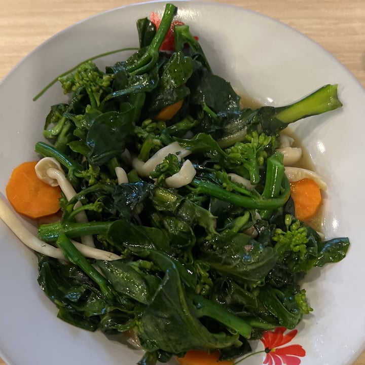 photo of dayday Kitchen Chinese Brocolli And Mushroom shared by @watermelonbeu on  19 Nov 2022 - review