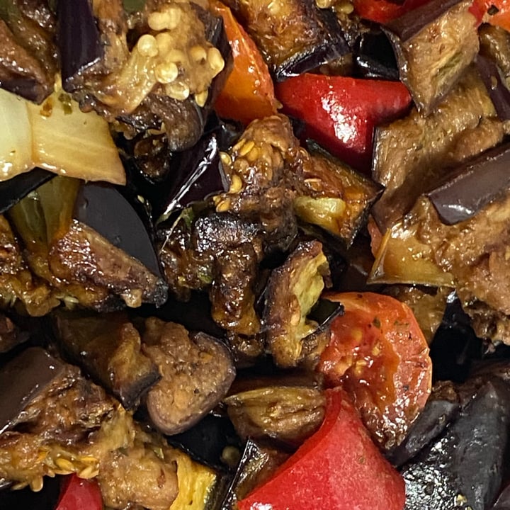 review photo of Fast Grill Restaurante salada de berinjela shared by @driguerra on 05 May 2022 - review