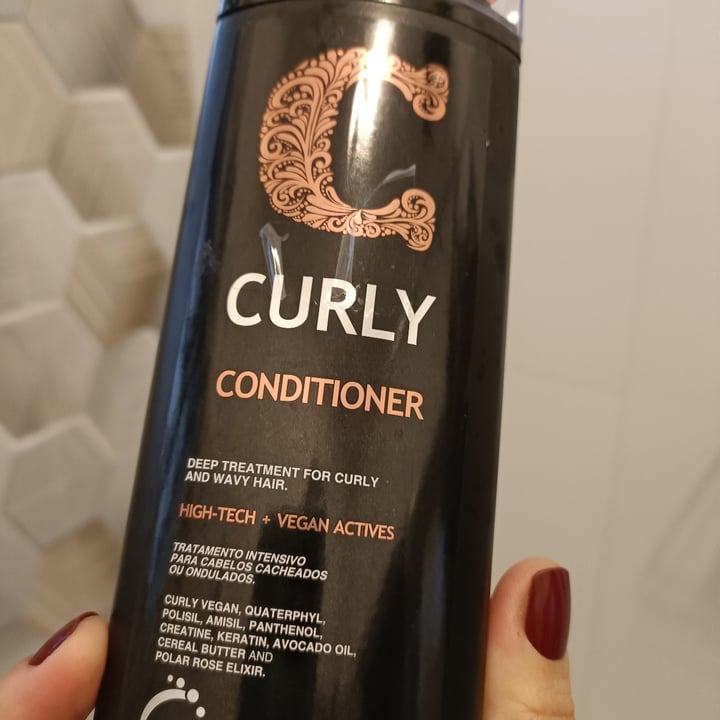photo of Truss Curly Conditioner shared by @renatacapeli on  05 May 2022 - review