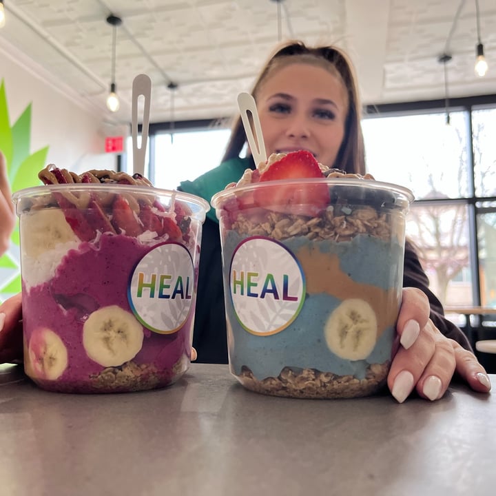 review photo of HEAL Wellness smoothie bowl shared by @stephanierae on 12 May 2022 - review