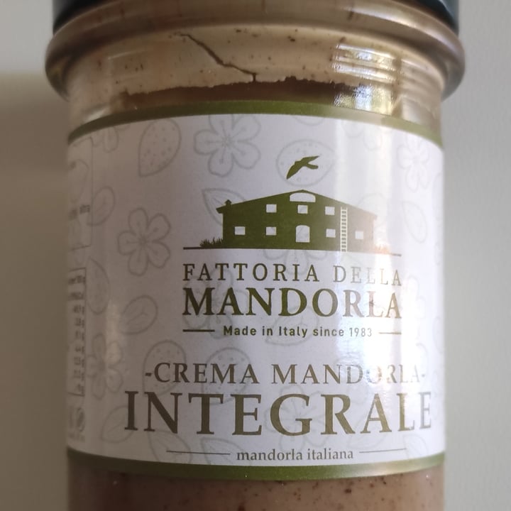 photo of La fattoria della mandorla Crema di mandorle integrale shared by @chiaraluce on  23 Sep 2022 - review