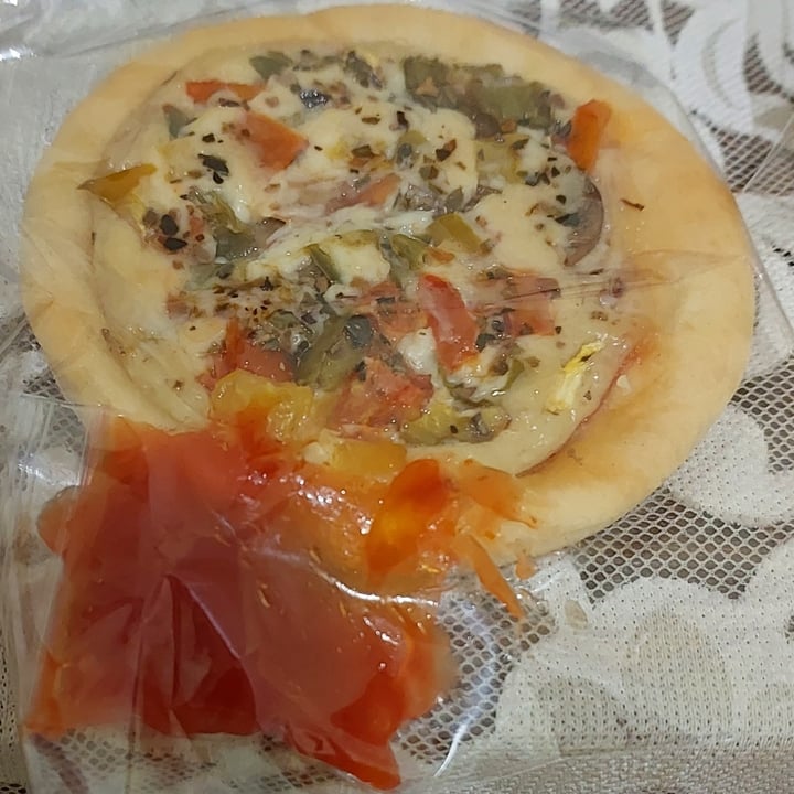 photo of Loving Hut Roti Pizza shared by @ica4bontang on  28 Nov 2022 - review