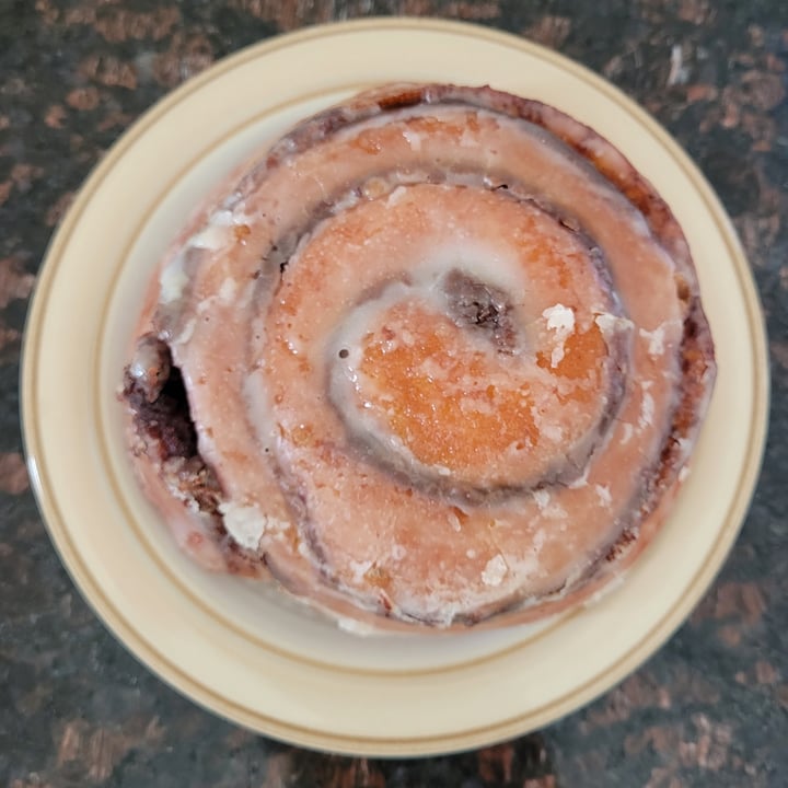 photo of Beacon Doughnuts Cinnamon Roll shared by @yourfriendjen on  05 Jun 2022 - review
