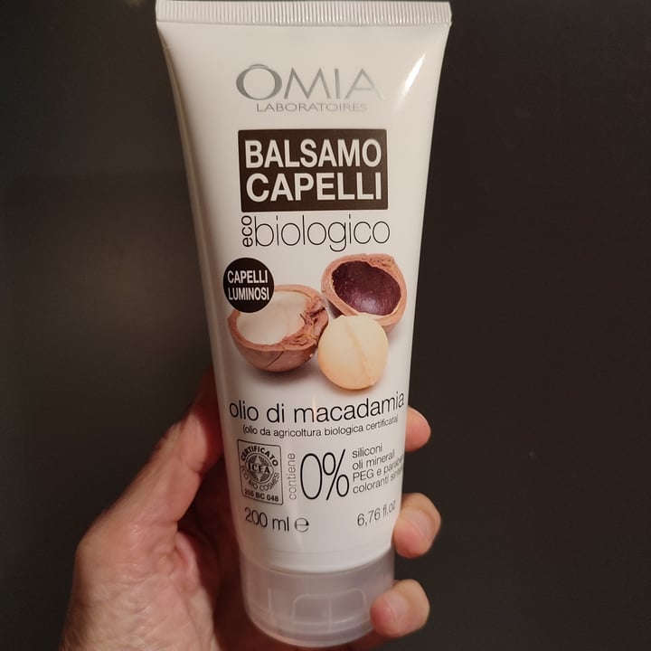 photo of Omia Laboratoires Balsamo Capelli Olio di Macadamia shared by @deboramaria on  26 Oct 2021 - review