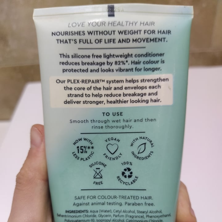 photo of charles worthington Weightless conditioner shared by @nataliafg on  28 Mar 2022 - review