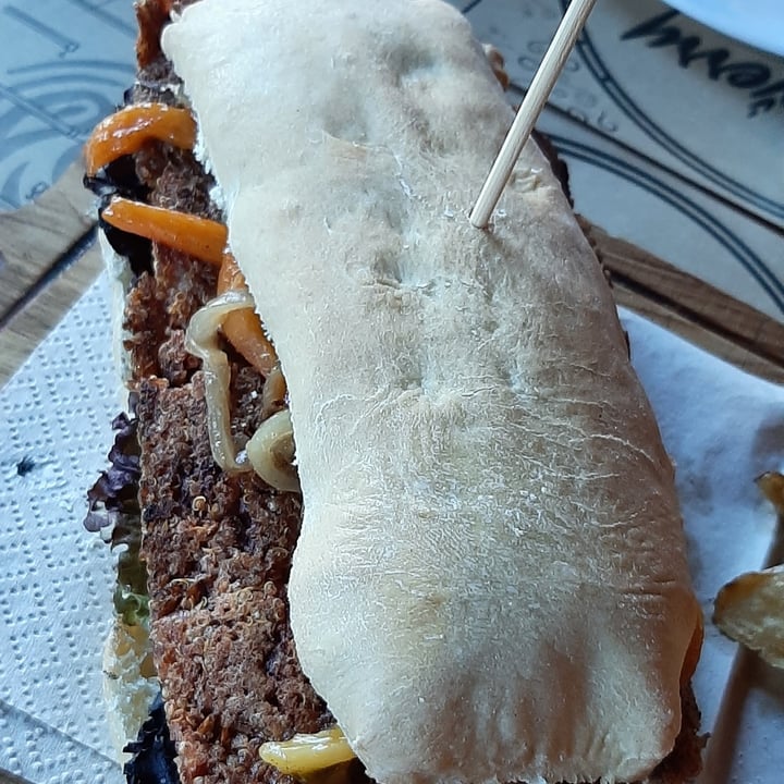 photo of Cheverry Tandil Sándwich vegano shared by @gastonfauret on  02 Aug 2021 - review