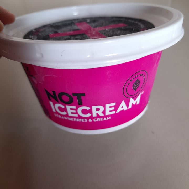 review photo of NotCo Not Icecream Strawberries & Cream Mini shared by @rocioalbizo on 12 May 2022 - review