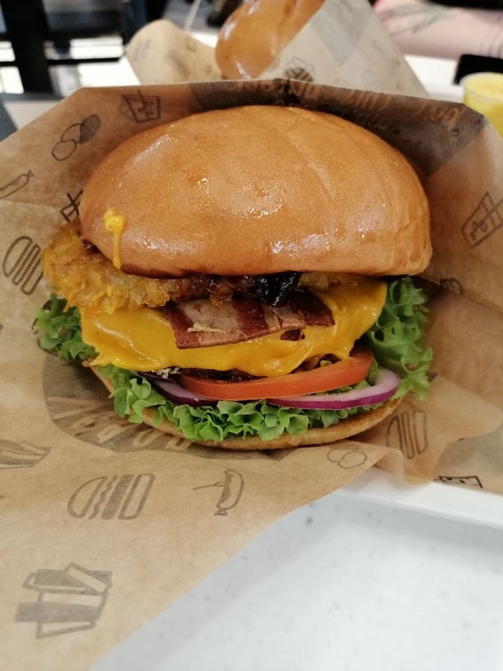 photo of Vincent Vegan No-Meat-orious BIG shared by @babbelheld on  23 Feb 2020 - review