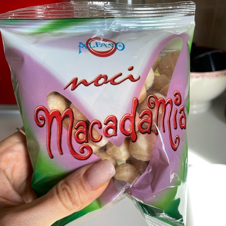 review photo of Alfano macadamia Nuts shared by @elisachinnici on 12 Apr 2022 - review