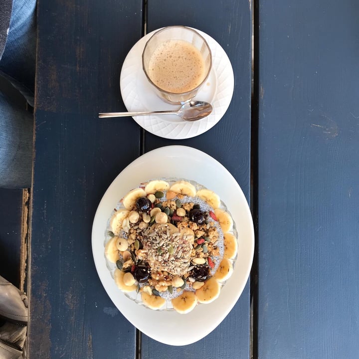 photo of Surla Chia and Fruit Bowl shared by @abswans on  18 Dec 2018 - review