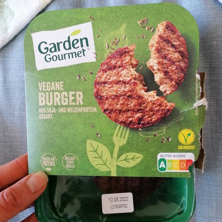 photo of Garden Gourmet Vegane burger shared by @giulsmarino on  10 Jun 2022 - review