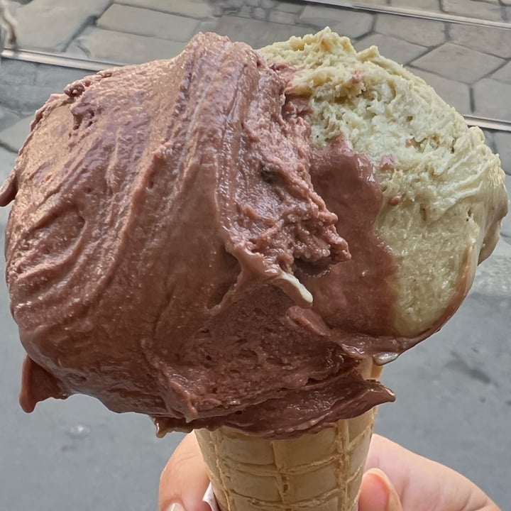review photo of Ciacco cono piccolo massa di cacao e pistacchio shared by @moccymoccy on 13 May 2022 - review